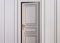 Особенности классических межкомнатных дверей в разных вариантах оформления
