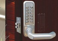 Кодовые замки на двери: особенности механических и электронных моделей