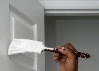 Как правильно покрасить межкомнатные двери в белый цвет