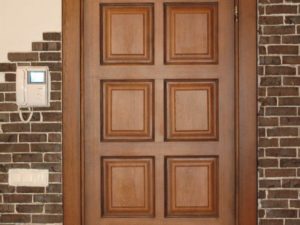 Материалы для входных  деревянных дверей