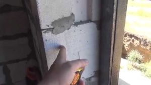 Как установить металлическую дверь в пеноблок