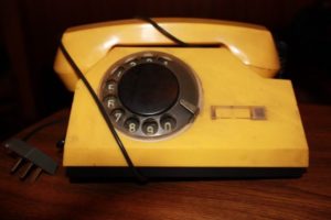 Классический звонок для двери из старого телефона своими руками